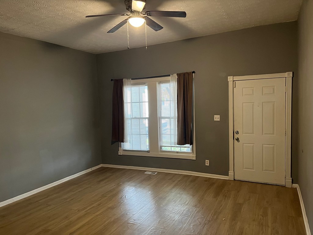 427 H North 28th Street 1 Bed House for Rent - Photo Gallery 4