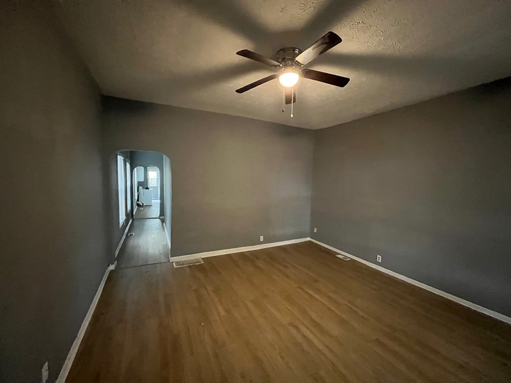 427 H North 28th Street 1 Bed House for Rent - Photo Gallery 3