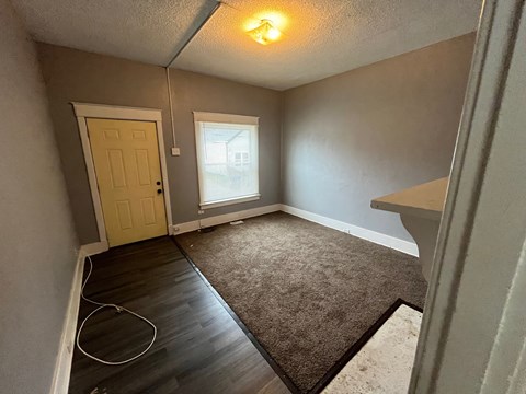 1817 Columbia Street 1 Bed House for Rent - Photo Gallery 7