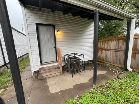 1817 Columbia Street 1 Bed House for Rent - Photo Gallery 9