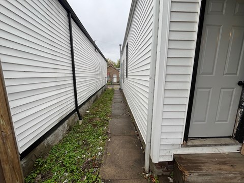 1817 Columbia Street 1 Bed House for Rent - Photo Gallery 8