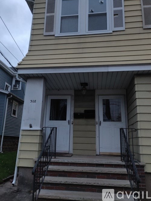 A house with the number 508 on it.