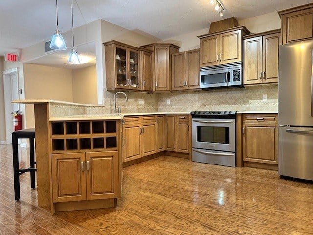 107 10110 Fraser Avenue 1 Bed House for Rent - Photo Gallery 9