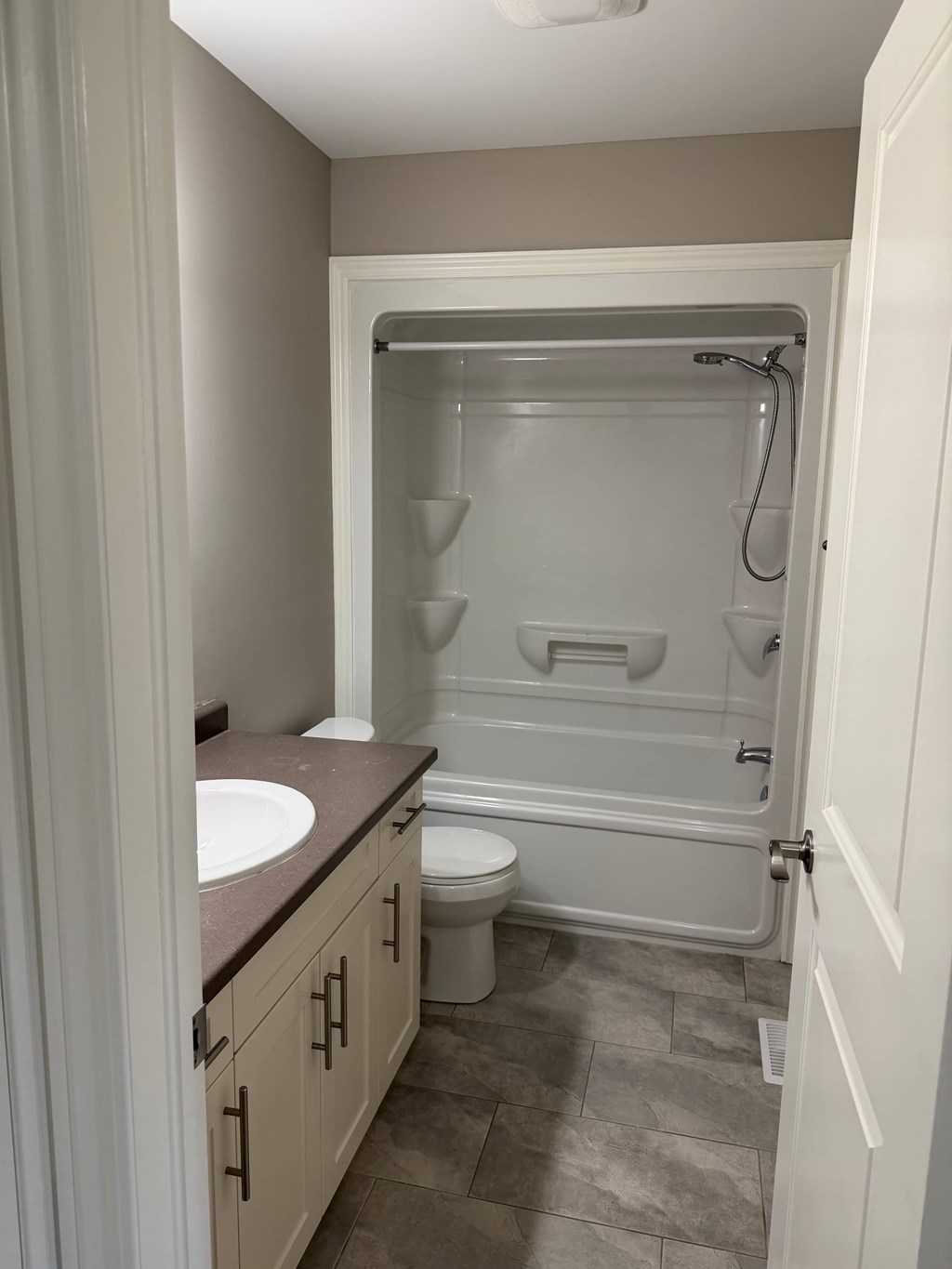 67-1010 Fanshawe Park Rd. East 3 Beds House for Rent - Photo Gallery 4