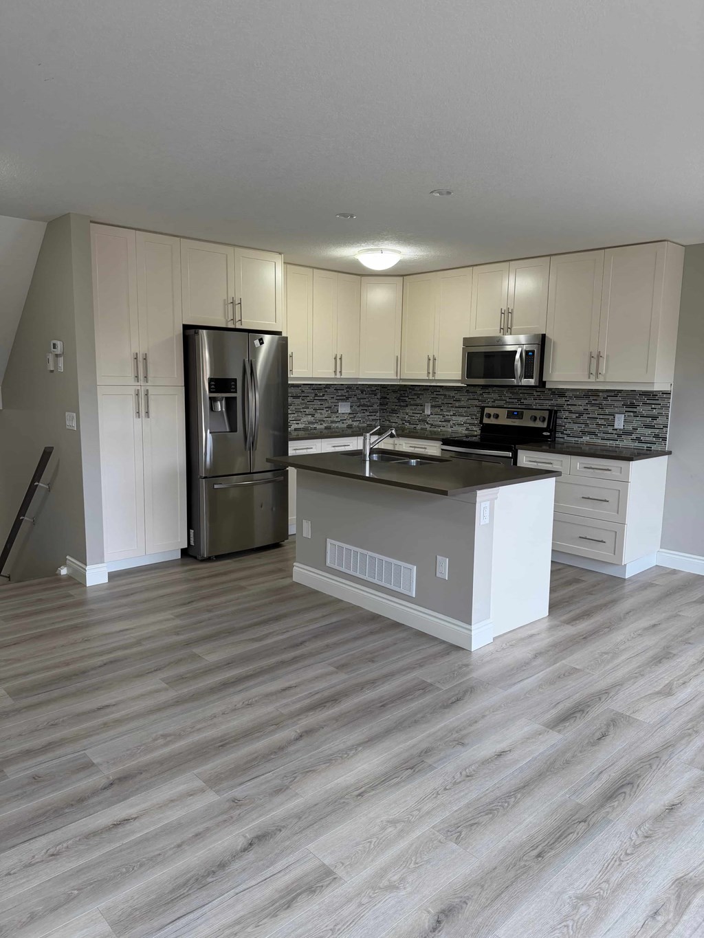 67-1010 Fanshawe Park Rd. East 3 Beds House for Rent - Photo Gallery 5