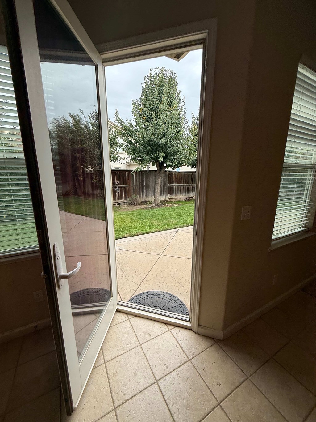 235 Fay Court 3 Beds House for Rent - Photo Gallery 12