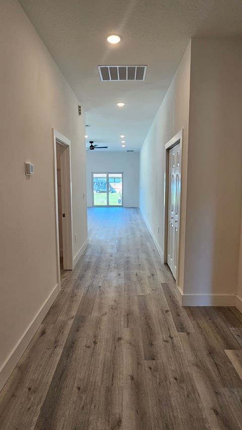 12120 Kingsbury Ave 4 Beds House for Rent - Photo Gallery 23