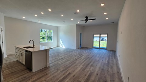 12120 Kingsbury Ave 4 Beds House for Rent - Photo Gallery 5