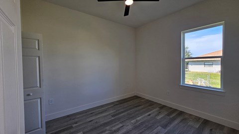 12120 Kingsbury Ave 4 Beds House for Rent - Photo Gallery 6