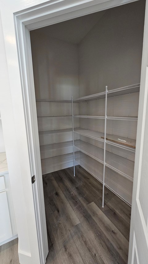 12120 Kingsbury Ave 4 Beds House for Rent - Photo Gallery 17