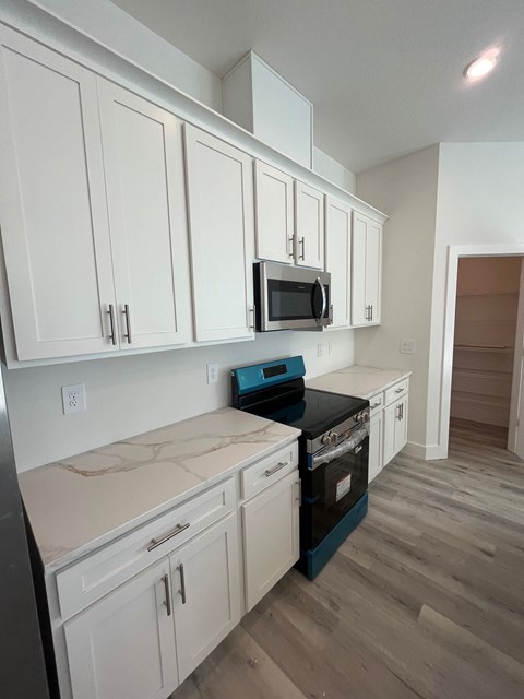 12120 Kingsbury Ave 4 Beds House for Rent - Photo Gallery 9