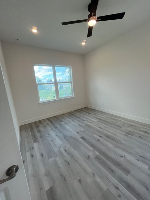 12120 Kingsbury Ave 4 Beds House for Rent - Photo Gallery 7