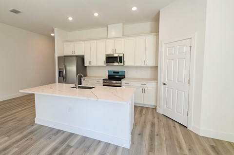 12120 Kingsbury Ave 4 Beds House for Rent - Photo Gallery 4