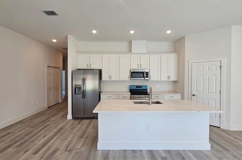 12120 Kingsbury Ave 4 Beds House for Rent - Photo Gallery 2