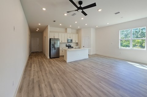 12120 Kingsbury Ave 4 Beds House for Rent - Photo Gallery 3