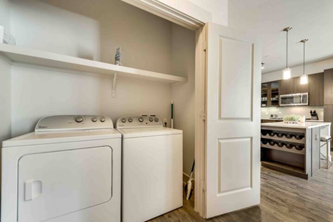 925 S. Main St., 1 Apartment for Rent