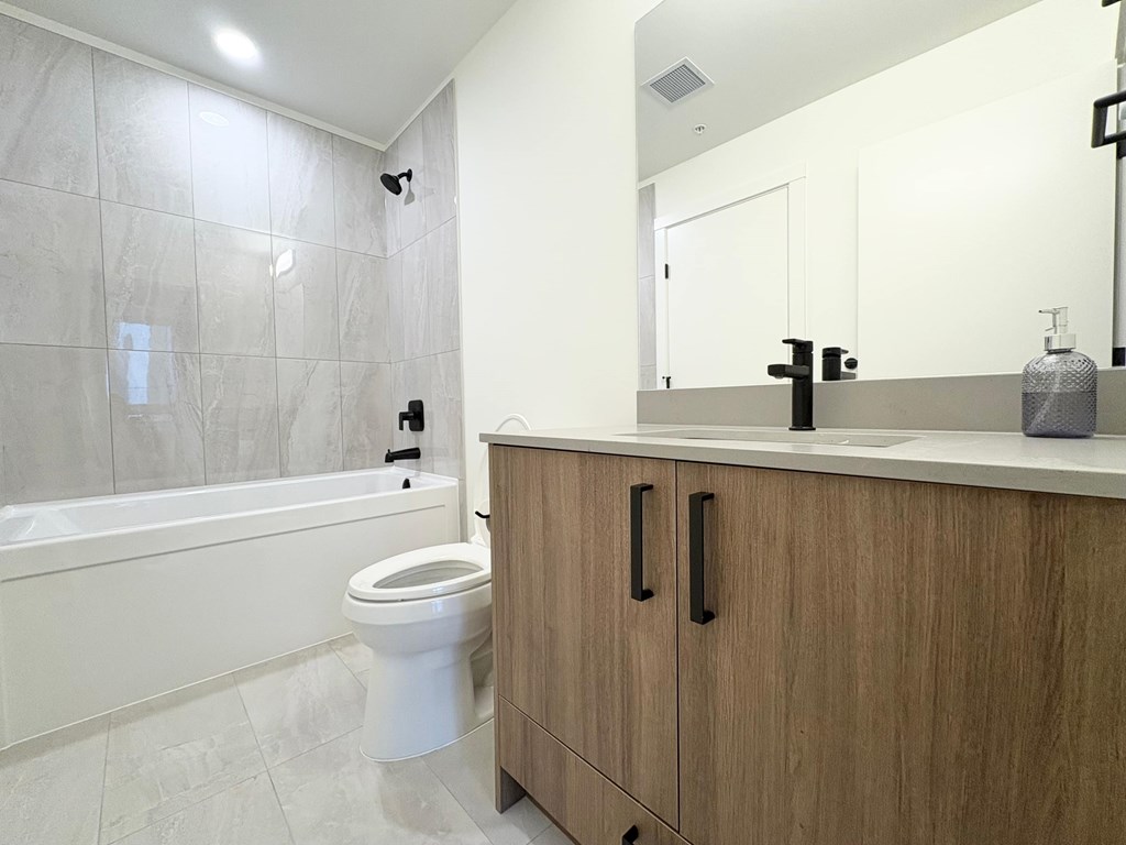 311 - 8230 208B Street 1 Bed House for Rent - Photo Gallery 12