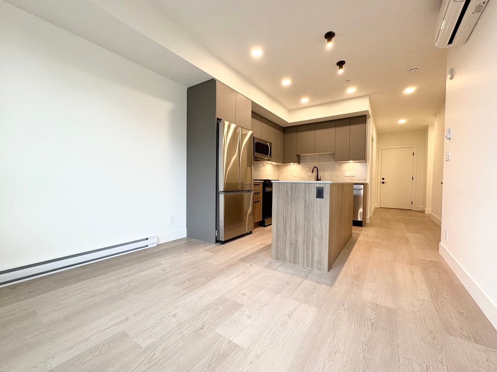 311 - 8230 208B Street 1 Bed House for Rent - Photo Gallery 7