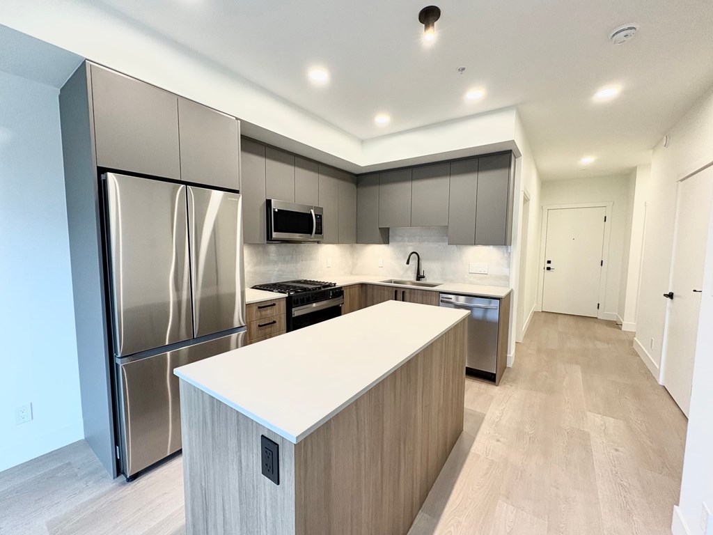 311 - 8230 208B Street 1 Bed House for Rent - Photo Gallery 8