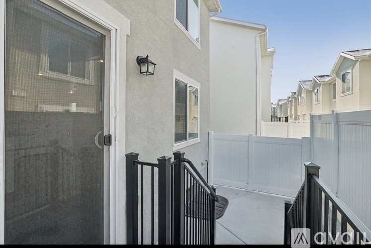 1895 North Blue Iris Avenue 3 Beds Townhouse for Rent - Photo gallery 5