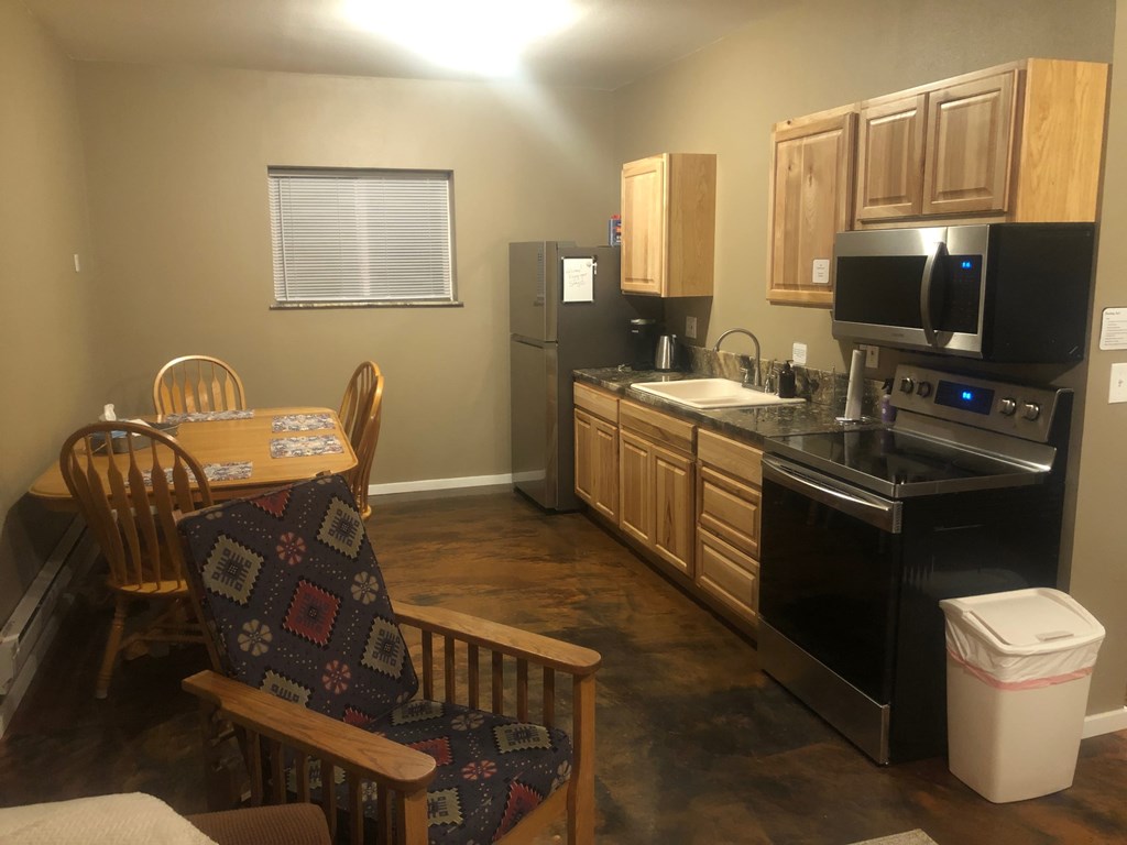 Apt. A 1 Bed House for Rent - Photo Gallery 3