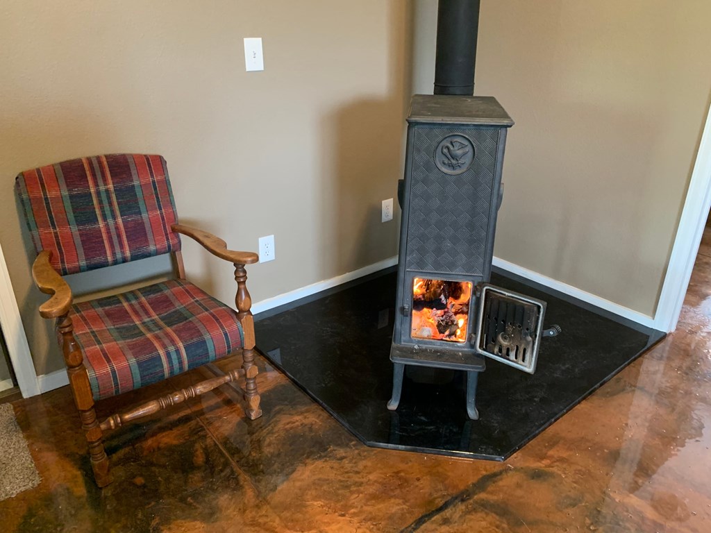 Apt. A 1 Bed House for Rent - Photo Gallery 4