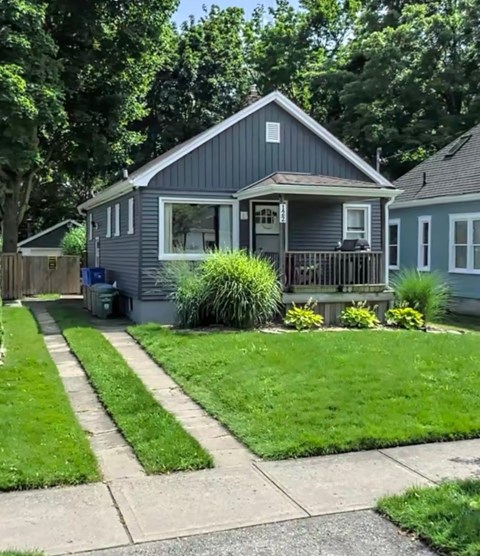 122 Mount Pleasant Ave Studio Apartment for Rent