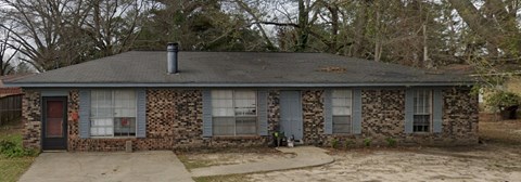 302 Lurty Avenue 3 Beds Apartment for Rent