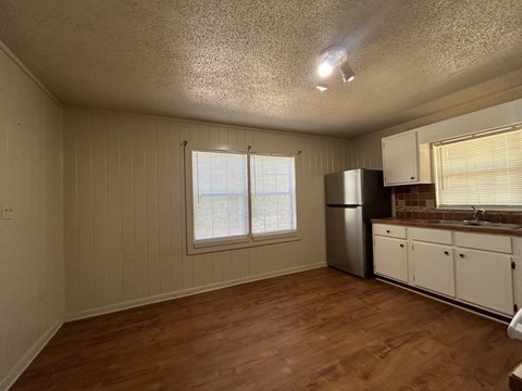 1557 N. Pearl St. 3 Beds Apartment for Rent