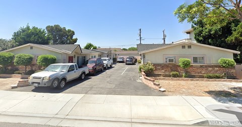10641 Lakewood Boulevard 3 Beds Apartment for Rent