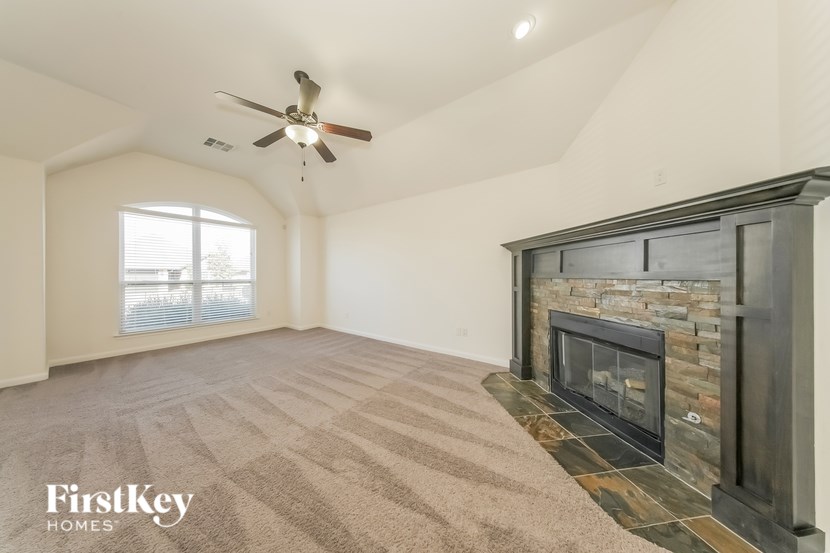 4116 NW 155th Street 5 Beds House for Rent - Photo Gallery 5