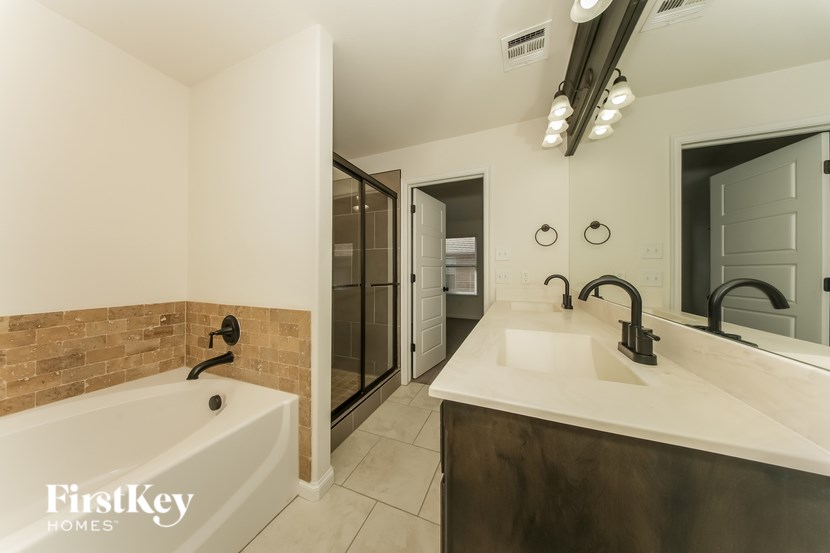 4116 NW 155th Street 5 Beds House for Rent - Photo Gallery 13