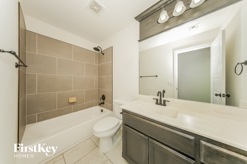 4116 NW 155th Street 5 Beds House for Rent - Photo Gallery 17