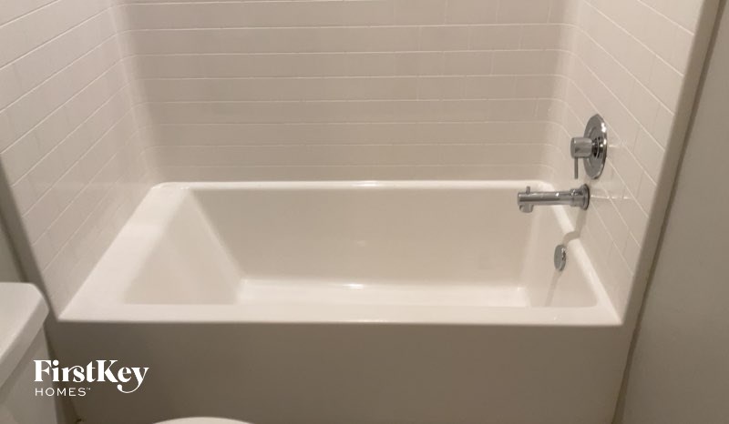 612 NW 182nd Street 3 Beds House for Rent - Photo Gallery 11