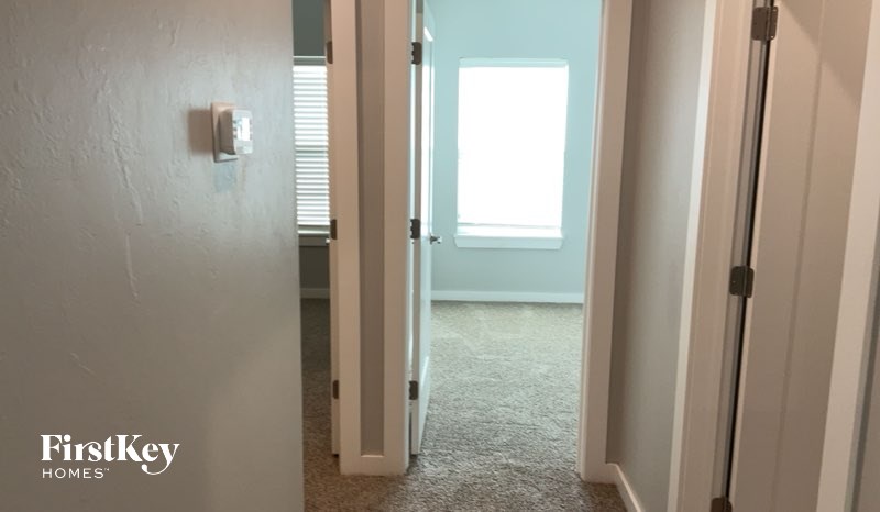 612 NW 182nd Street 3 Beds House for Rent - Photo Gallery 3