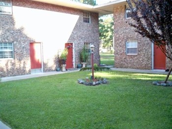 4600 Country Club Rd Apt 104H 1-3 Beds Apartment for Rent - Photo Gallery 3