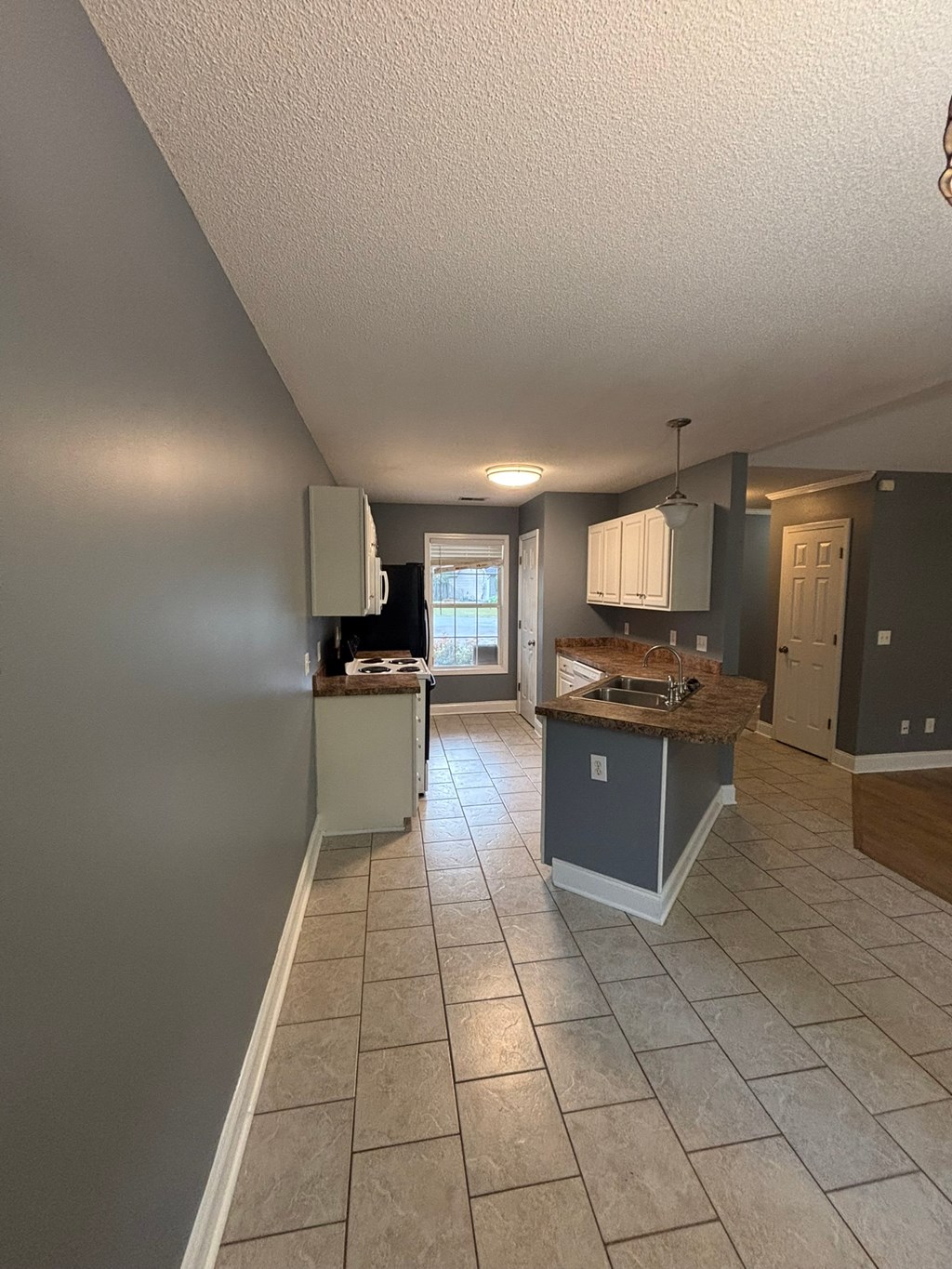 864 Burnside Drive 3 Beds House for Rent - Photo Gallery 5