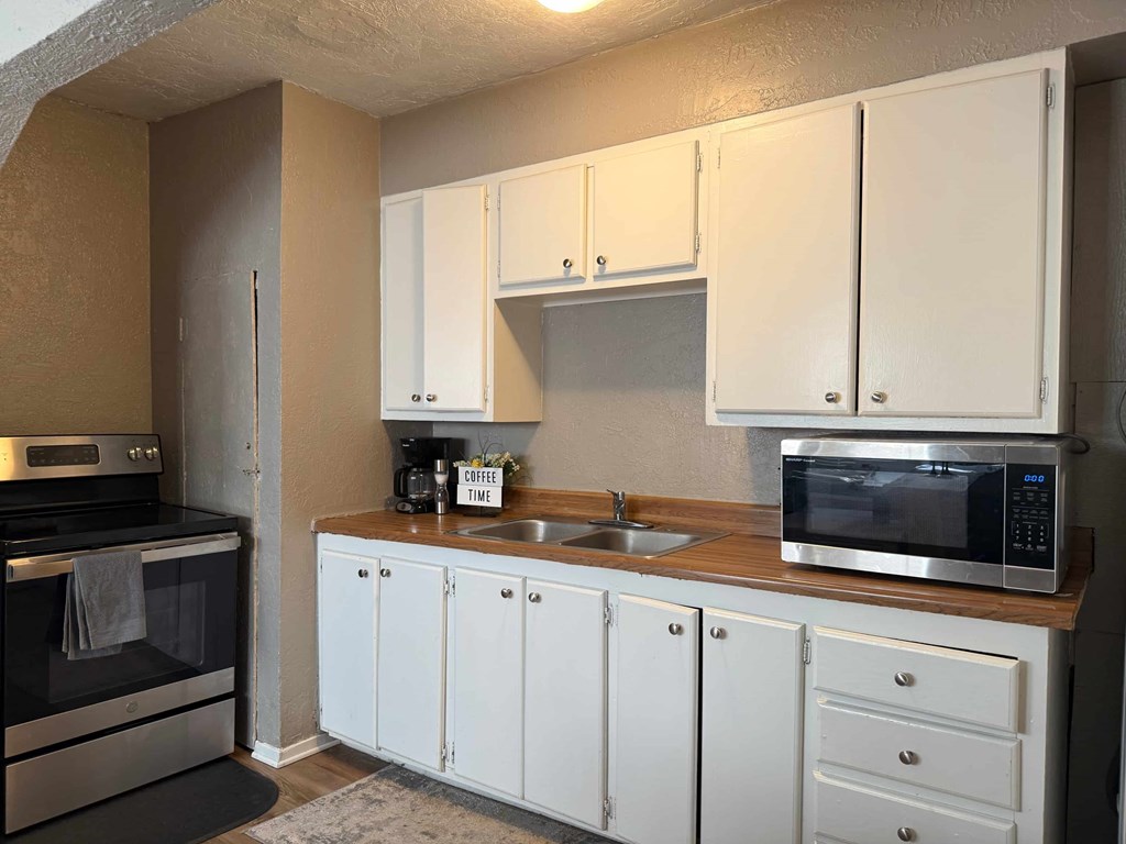 2908 S Santa FE 1 Bed House for Rent - Photo Gallery 2