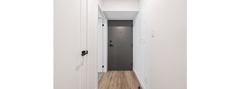 105 - 1 bdrm + den + study, 1,5 bath