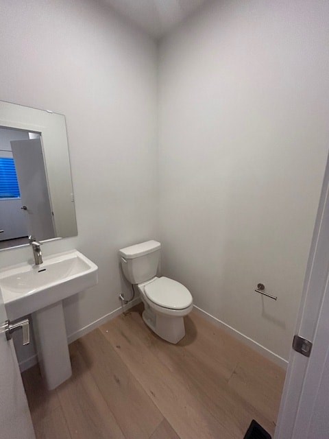 Main, 408 32 Street Southwest 3 Beds House for Rent - Photo Gallery 2