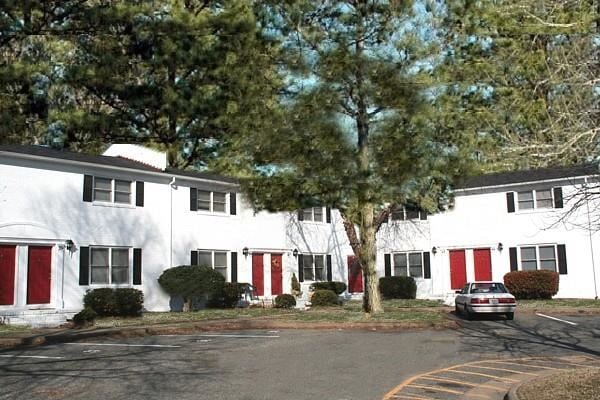 13441 Warwick Boulevard 1-2 Beds Apartment for Rent - Photo Gallery 1