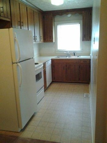 13441 Warwick Boulevard 1-2 Beds Apartment for Rent - Photo Gallery 6