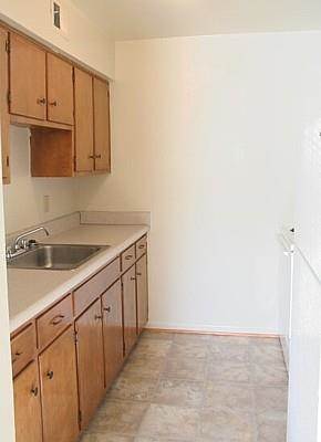 Studio apartment at Gosnold Mews Apartments in Hampton, VA