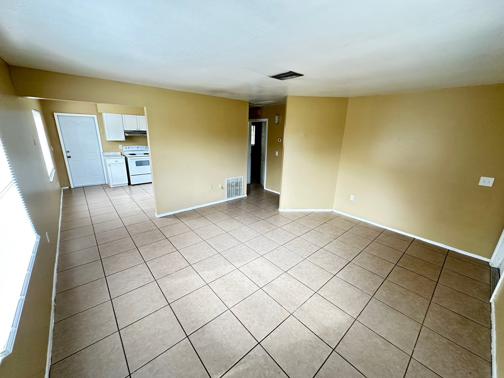 4914 21st Street West 2 Beds House for Rent - Photo Gallery 4