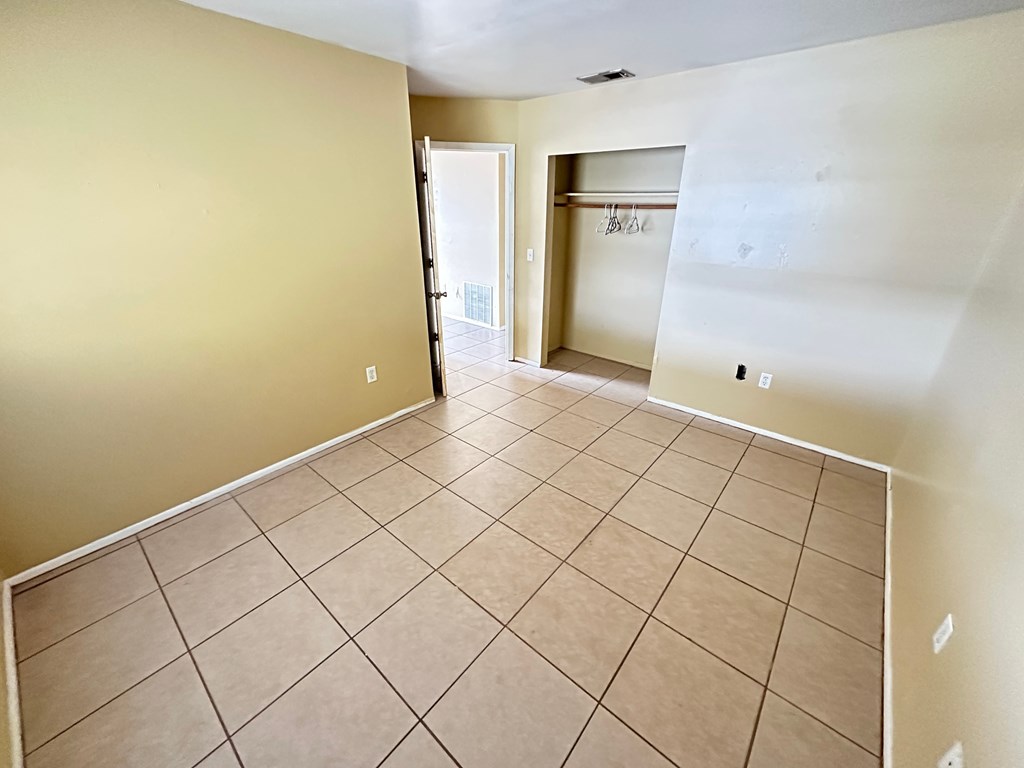 4914 21st Street West 2 Beds House for Rent - Photo Gallery 8