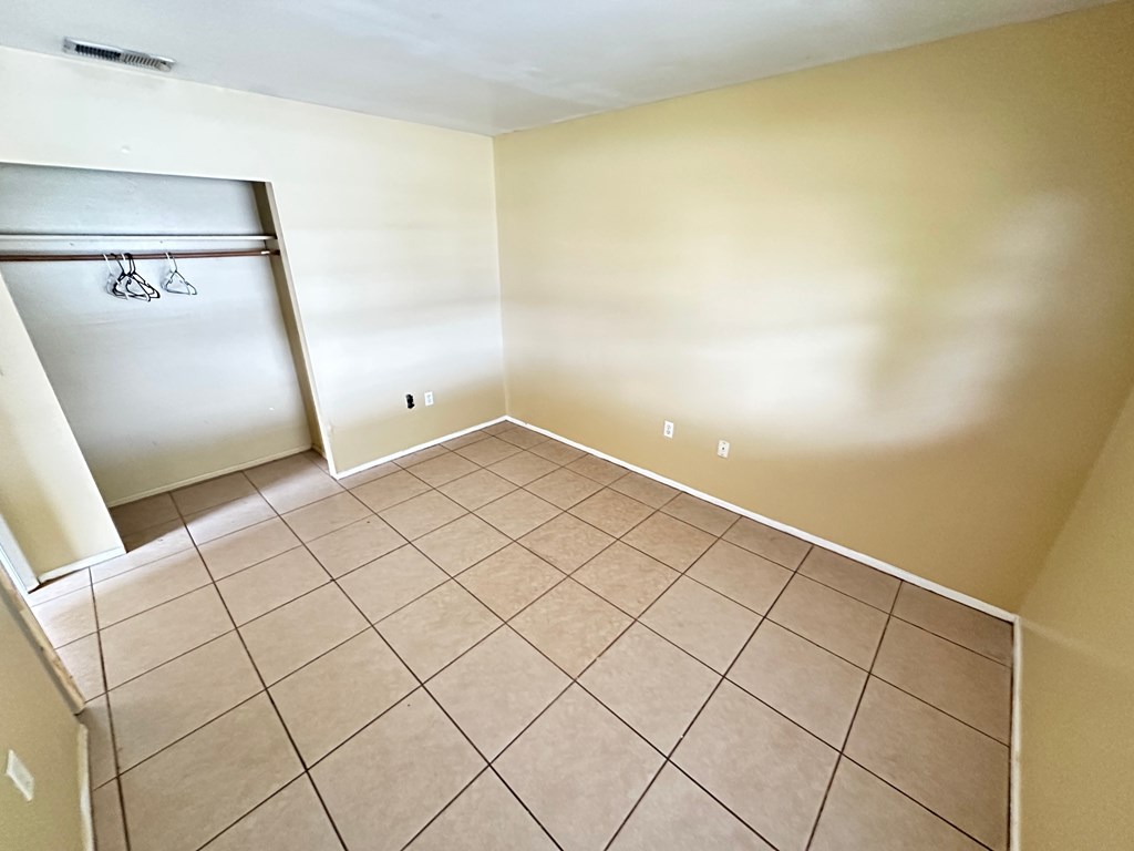 4914 21st Street West 2 Beds House for Rent - Photo Gallery 9