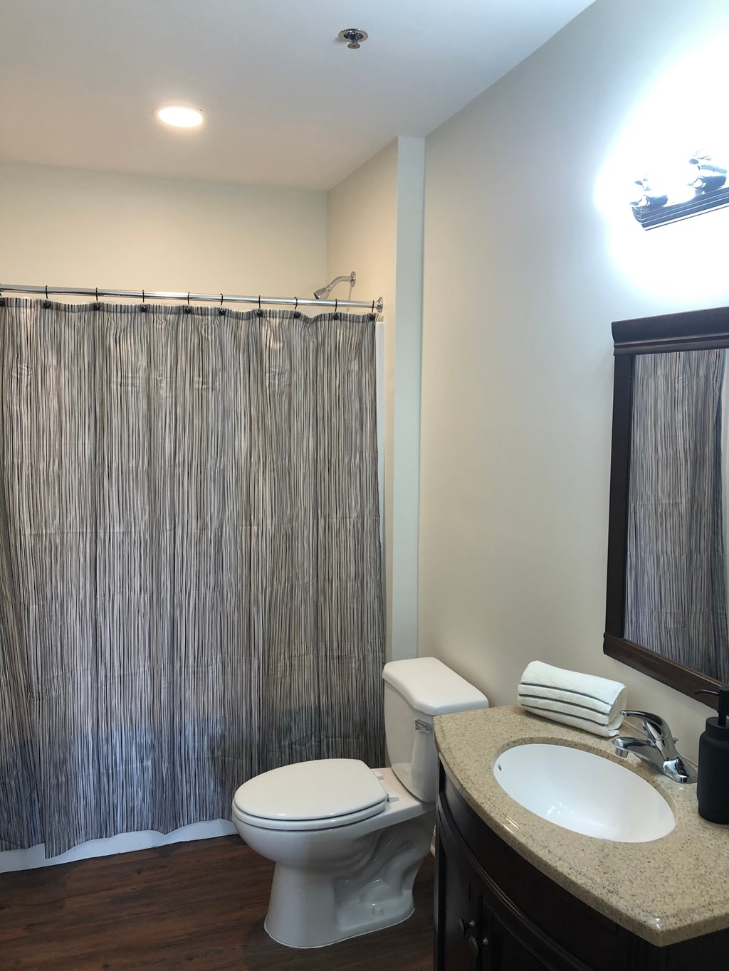 40 E Franklin St 1-2 Beds Apartment for Rent - Photo Gallery 8