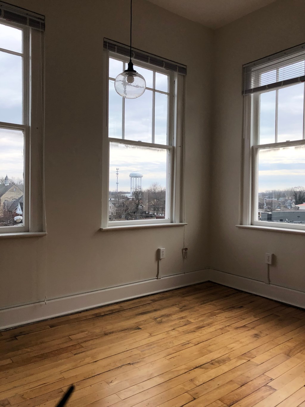 40 E Franklin St 1-2 Beds Apartment for Rent - Photo Gallery 5