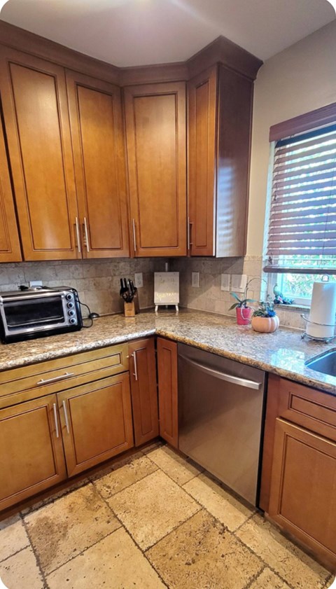 640 Myrtle Ave 3 Beds House for Rent - Photo Gallery 13