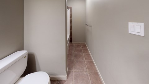 601 8535 Clearwater Drive 2 Beds House for Rent - Photo Gallery 6